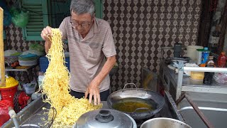 Cooking Master! Grandfather Cooked the Best Noodles on Vietnamese Streets for 40 Years