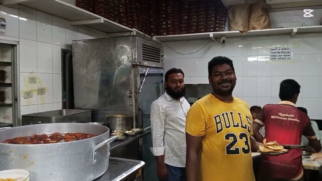 রাজশাহীর প্রাচীনতম ঐতিহাসিক রাজশাহী মিষ্টান্ন ভান্ডার, চলুন ঘুরে আসি। 