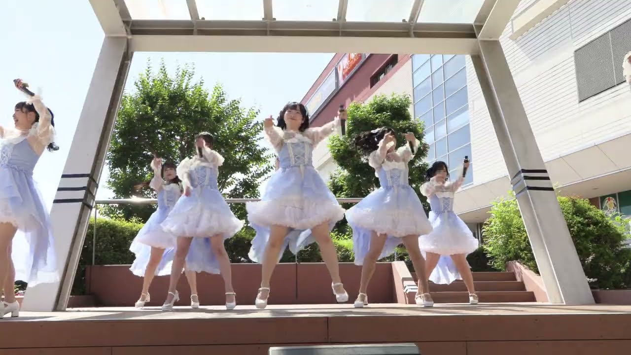 OH MY GIRL BANHANA 『バナナが食べれないサル』 - YouTube