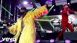 Video voorbeeld van "Rae Sremmurd - Black Beatles ft. Gucci Mane"