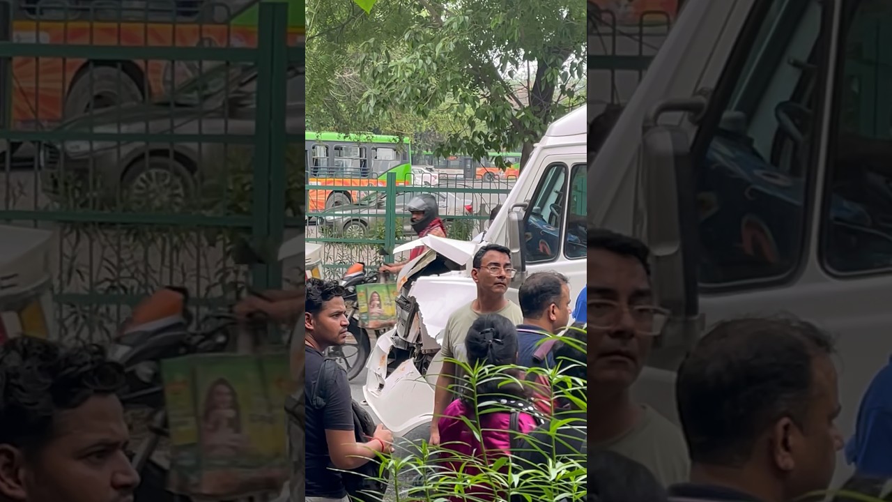 Crashed 😱 thankfully no one was hurt…Tempo Traveller rammed into bus! 