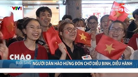 Người dân hào hứng đón chờ diễu binh, diễu hành kỷ niệm Giải phóng miền Nam | VTV24