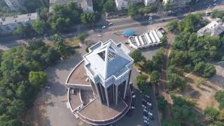 Интересно что находится в пирамиде на крыше многоэтажки за обладминистрацией  в Одессе?