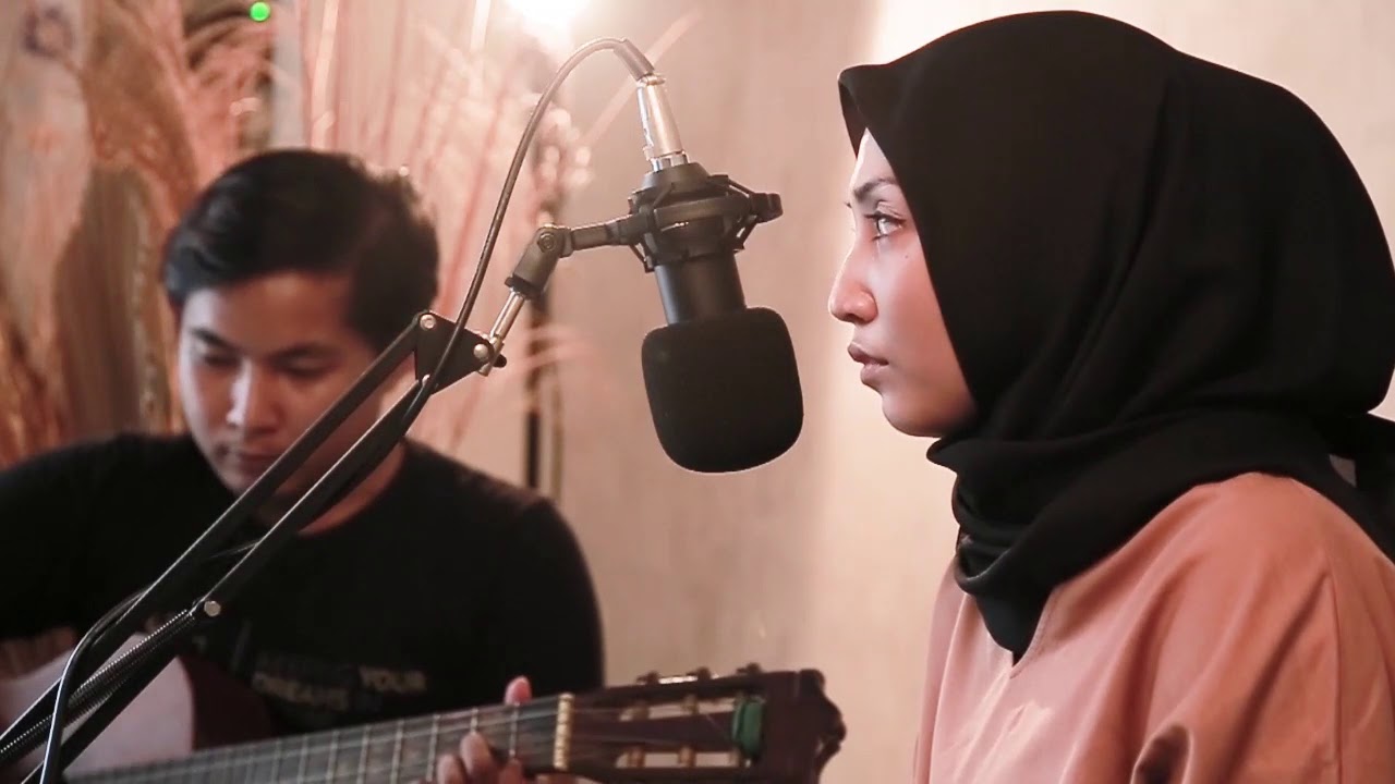 Aisyah istri Rasulullah (Cover) - YouTube