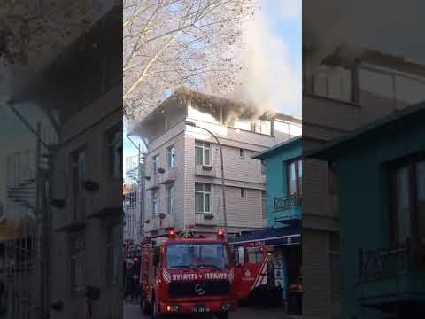 Büyükada'da bir otelin çatı katında yangın #büyükada #yangın #adalar