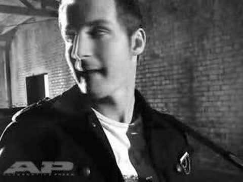 yellowcard chords Secondhand Serenade - making of