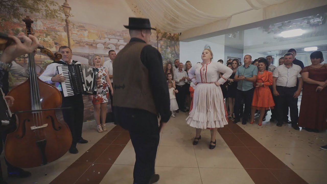 Ez a tánc felrobbantotta a lagzit! Nézd meg! Magyar Gyönyörű Esküvő Néptáncok Magyar Zene 2019 ev