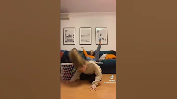 Я подписана на дабл Бабл очень их люблю смотреть 