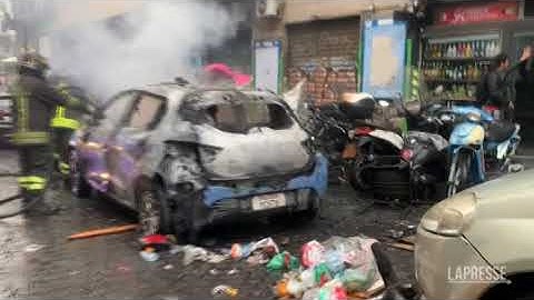 Tafferugli e roghi, i tifosi tedeschi devastano la città di Napoli