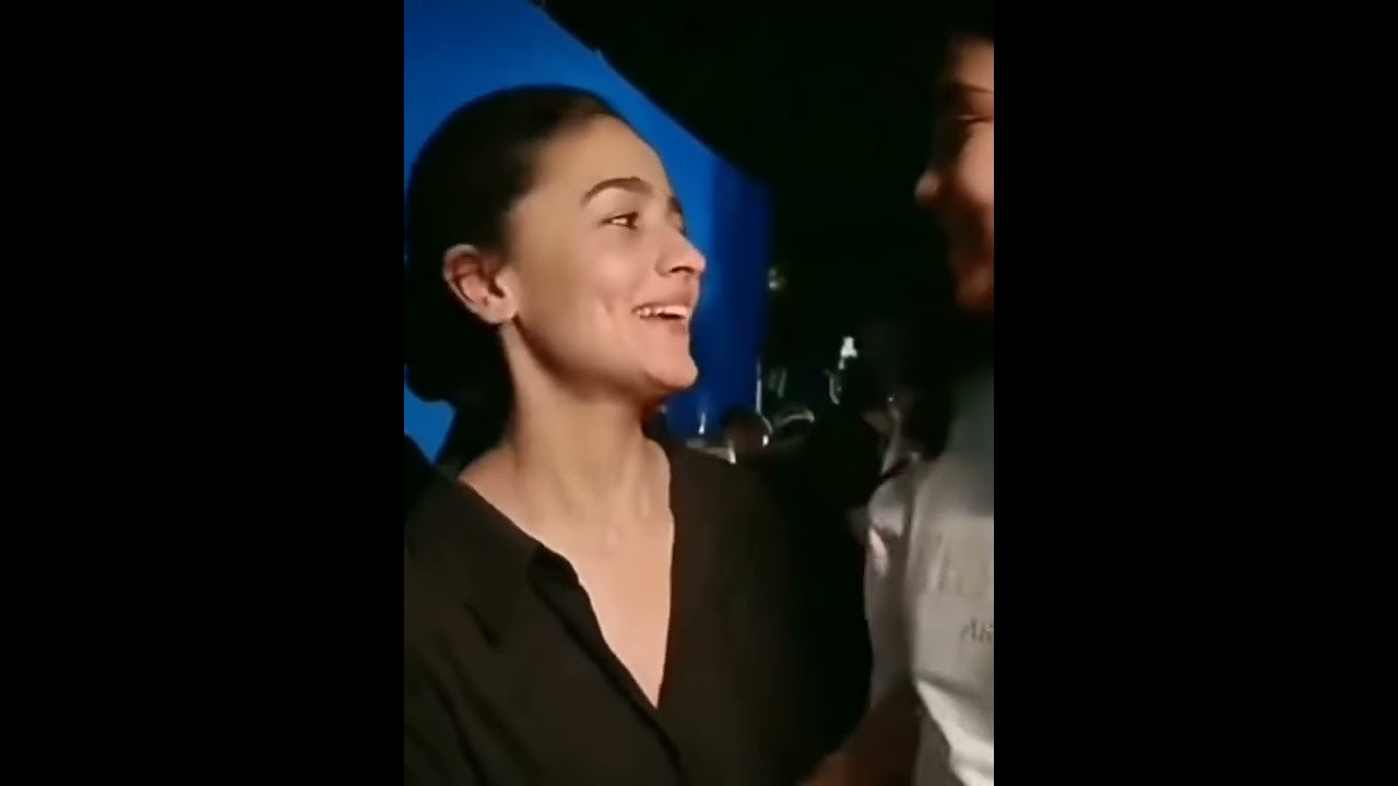 Alia bhatt with her little fan |(dream💞 ) || 