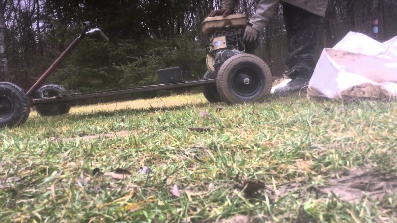 Go kart one wheel peel on the mud /grass