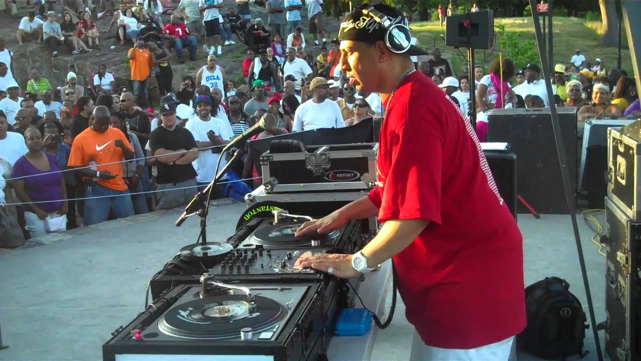 Kid Capri spinning 45's at crotona park 