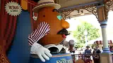 Mr. Potato Head Drops His Ear - Disneyland June 2008