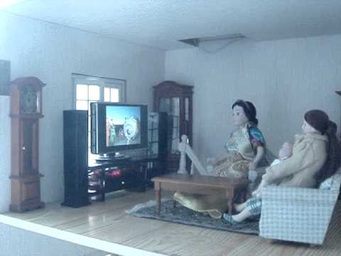 #Dollhouse Miniature Hi-Fi TV / Monitor Set - Dolls watching China's first space traveler Yang Liwe