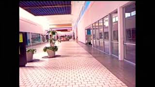 Africa by Toto playing in a Mall screenshot 5