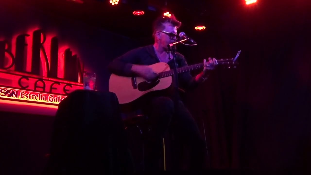 Mike Farris (acústico) -  Magnolia - Café Berlín - 14-10-25