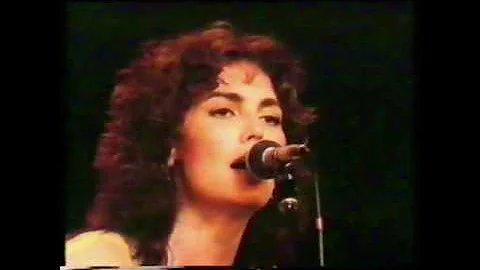 Racing in the street - Emmylou Harris - live 1984 ...