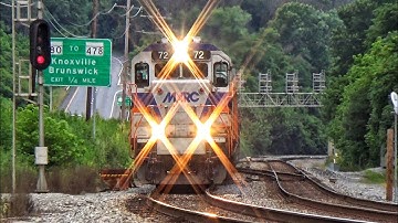 MARC #72 GP39 Leads Through Weverton