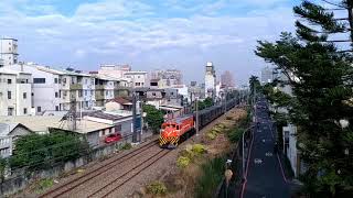 2017年12月13日7801次長編軍列台南中華陸橋下通過