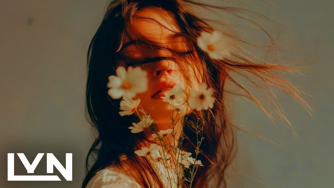 Guarda LIYNA - Space (Original Mix) su YouTube Guarda LIYNA - Space (Original Mix) su YouTube