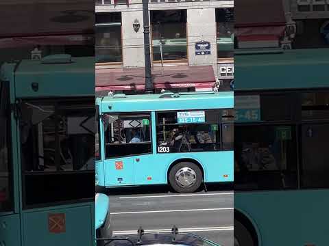 Антенна Триада 2698 крепится на крыше автобуса, троллейбуса, трамвая. Она передает данные о месте