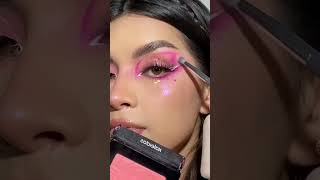 Pink festival makeup tutorial 💖 maquillaje rosa con glitter #shorts #makeuptutorial #maquillaje