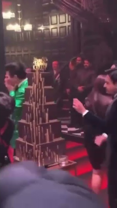 INSIDE video of Karan Johar eating cake at his 50th birthday bash 😍 | #shorts #karanjohar