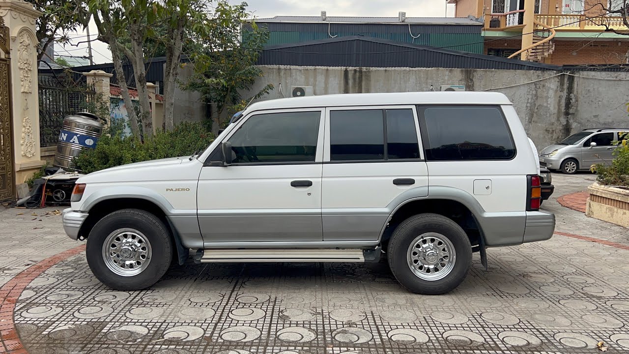 Mitsubishi Pajrero 2.4 - 7 chỗ 2 cầu xe đẹp 0913501229 