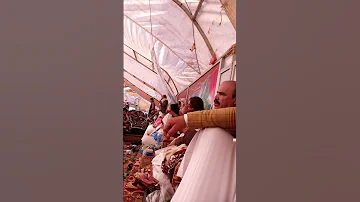 الشاعر الكبير صالح مقبل السوادي يرحب بالشاعر نجيب الحرورة في عرس اولاد الكليبي بالحداء 