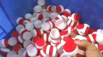 Caps gasket liner equipment automatic cap wadding machine