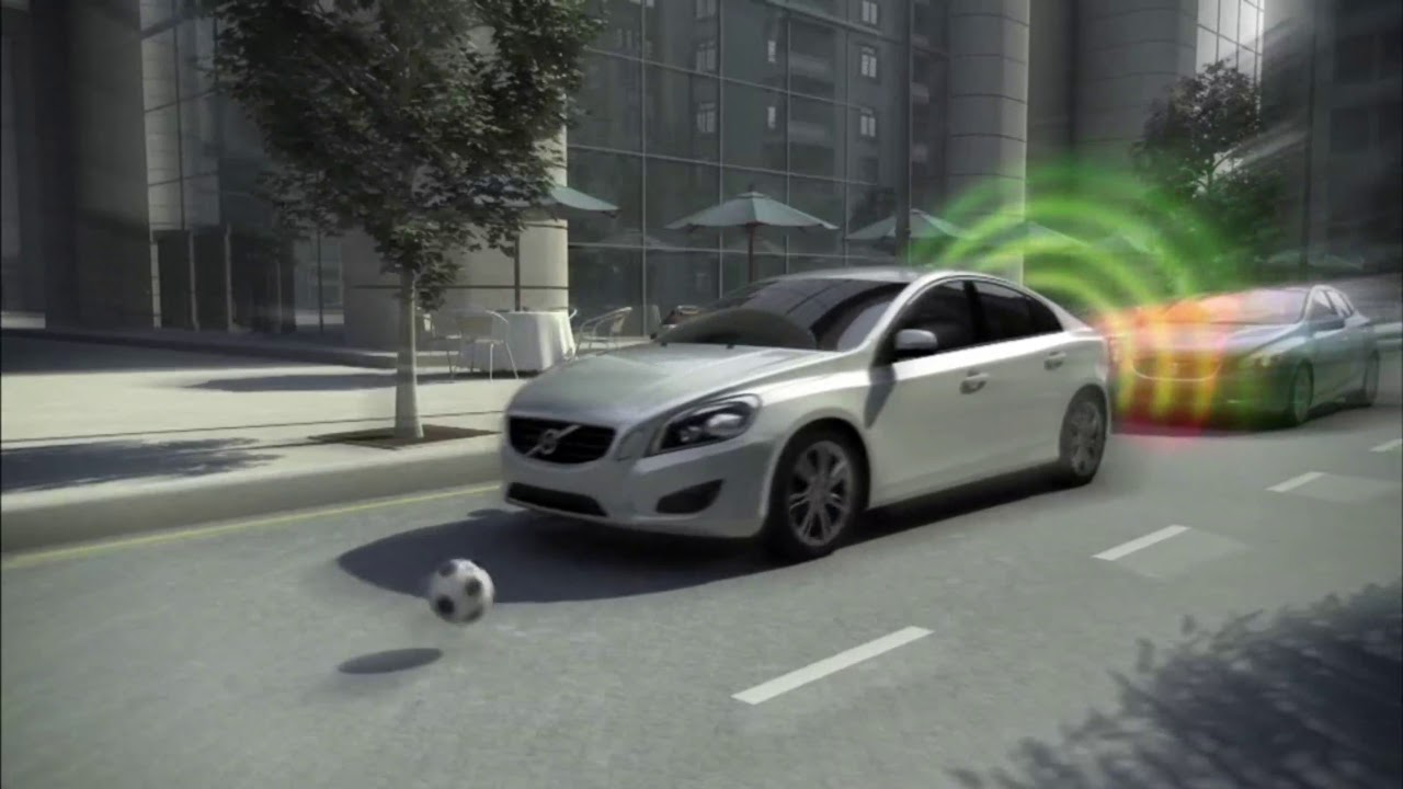 Volvo City Safety Collision Avoidance System #FeatureFriday - YouTube