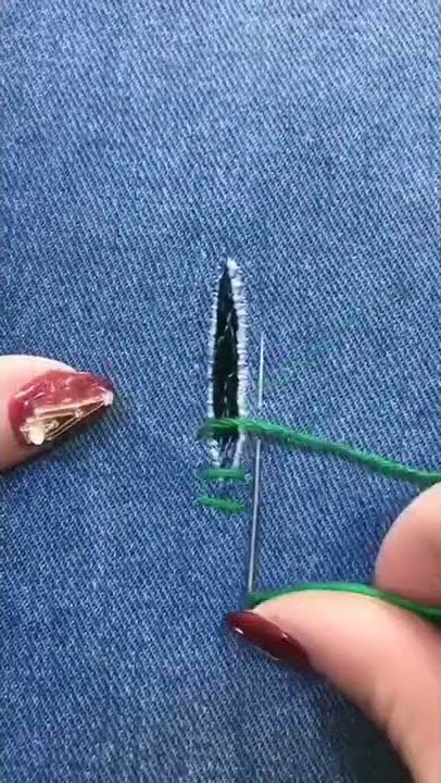 How to Hand Sew an Invisible Stitch ( Tutorial 16 )