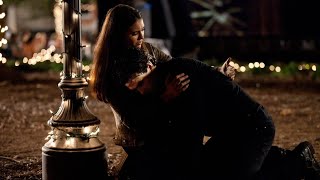 TVD 2x22 - Elena finds Damon, he hallucinates with Katherine and feeds on her | Delena Scenes HD