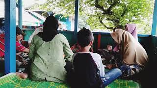 Makan di Buangan Cirata