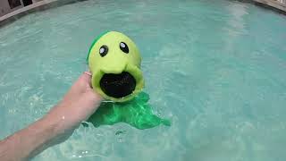 Peashooter's Underwater Duel with the Octoroks!