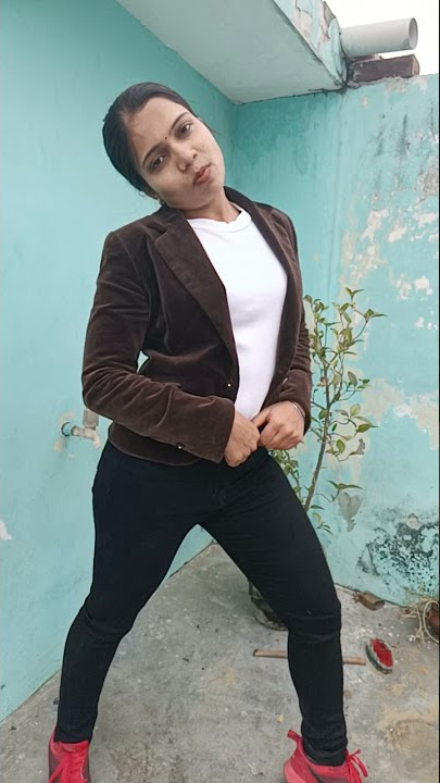 Badshah song.. tere pyar mein chamku Jaise Jugnu