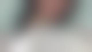 Karyawati Berhijab Muntah Muntah di Toilet Kantor saat Bekerja