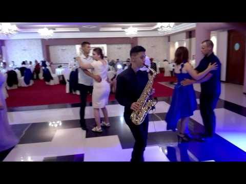 Show alaturi de formația rytmic