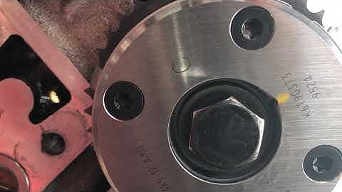 installation of VVT  Actuator and Timing chain  on a Ford 2.3 liter Turbo engine