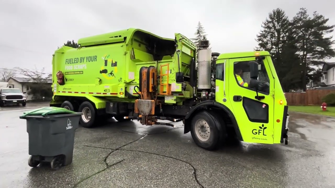 GFL Mack LR Labrie automizer on wet organics 