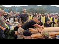 На Косівщині захисники заспівали на могилі побратима