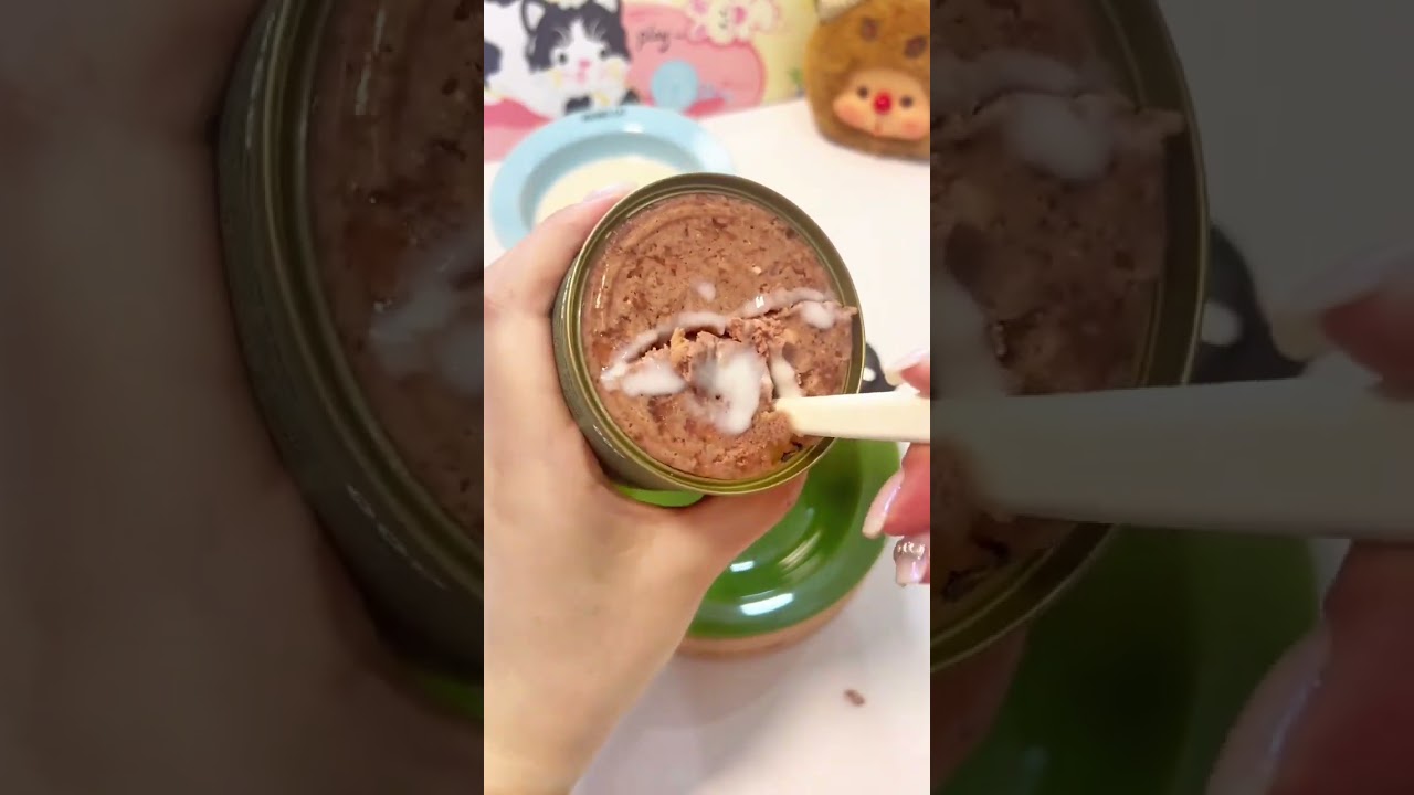 Rongrong's Fine Chaff Diet Disaster: A Cat's Culinary Adventure