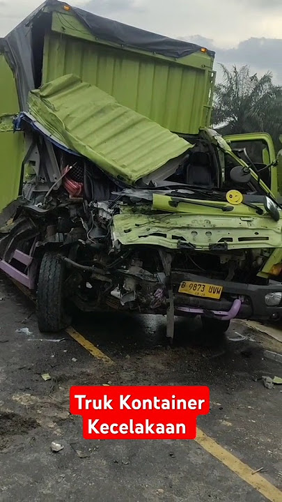 Truk Kontainer Kecelakaan#shorts #trending #mobil #herichannel #truk #viral #animasimobiltruk #beko
