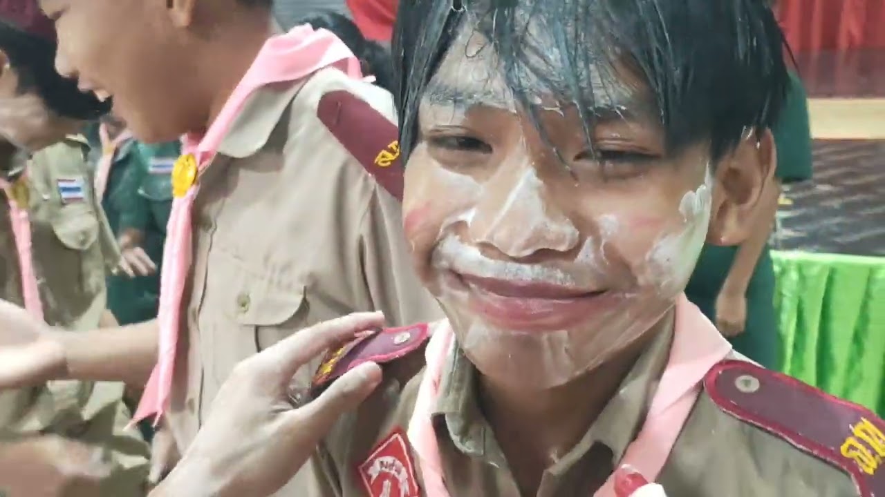 ลูกเสือแต่งตัวเดินทางไกล