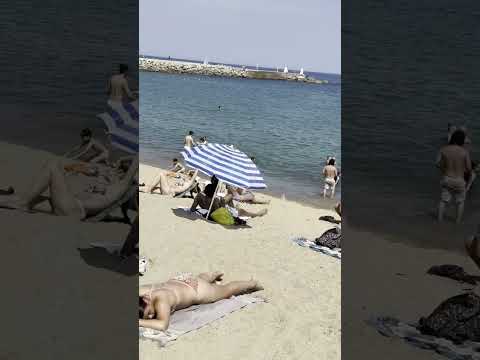 🇪🇸 Hot day at Barcelona beach Spain