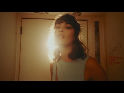 Julia Jean-Baptiste - Solo (Clip officiel)