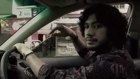 Reza Rahadian & Adinia Wirasti (Nothing Worth Having Comes Easy)