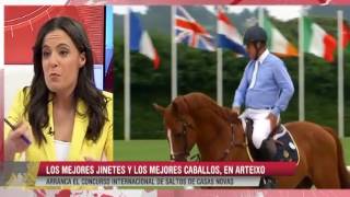 Los mejores caballos del mundo ya saltan en Galicia. Entrevista Informativos V Televisión (24/07/15)
