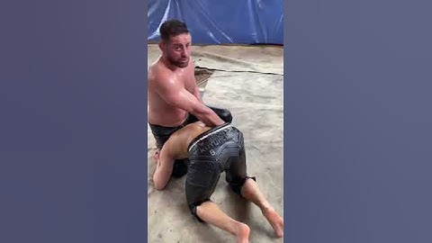 Yağlı Güreş Keçi Dikmesi Oyunu