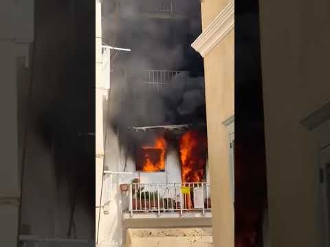 φωτιά σε σπίτι στην Ερμούπολη